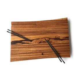 Zeburano, Ambachtelijk gemaakte sushiplank voor twee personen