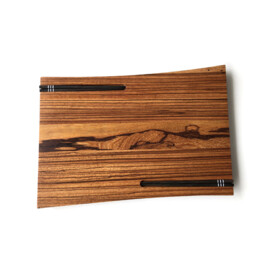 Zeburano, Ambachtelijk gemaakte sushiplank voor twee personen