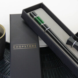 Bungo Dark Green chopsticks in cadeauverpakking (1 setje chopsticks + 1 rest)