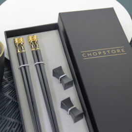 Kurogane chopsticks in cadeauverpakking (2 setjes chopsticks + 2 rests)
